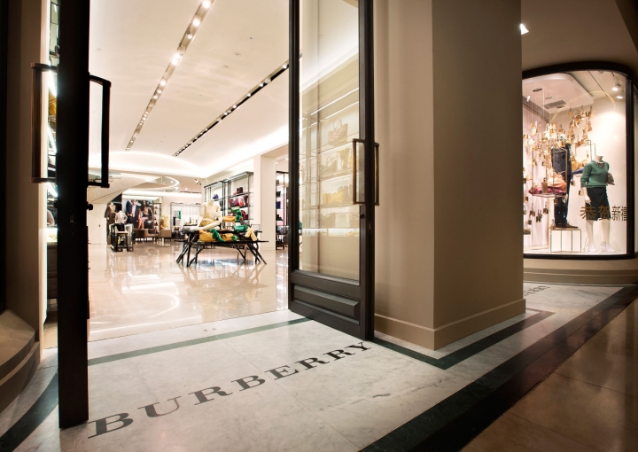 Burberry 上海靜安嘉里中心旗艦店設計